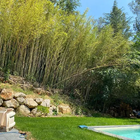 La Maison De Joy Dans Le Parc Des Elfes Homestay *