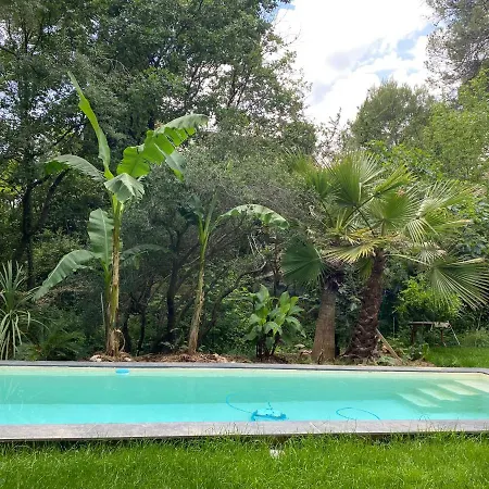 La Maison De Joy Dans Le Parc Des Elfes * مونْفيرييي سور لي