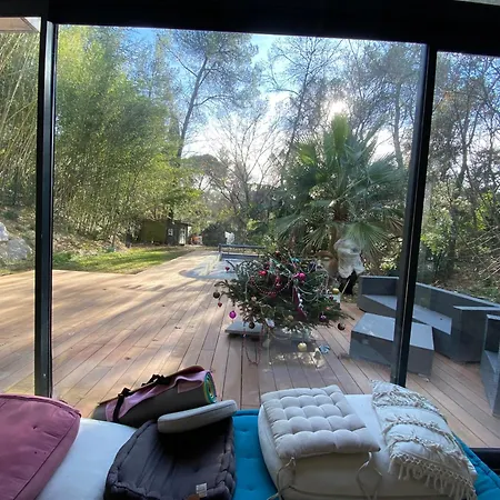La Maison De Joy Dans Le Parc Des Elfes Homestay *