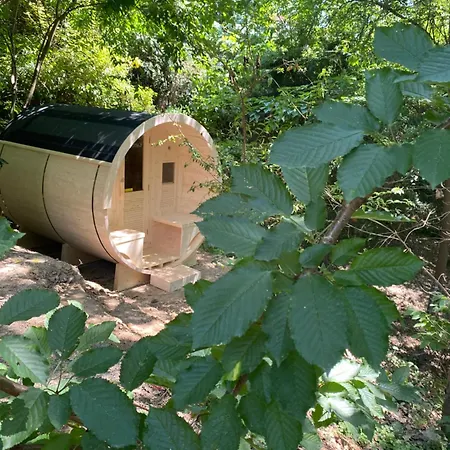 Проживание в семье La Maison De Joy Dans Le Parc Des Elfes Монферье-сюр-Ле